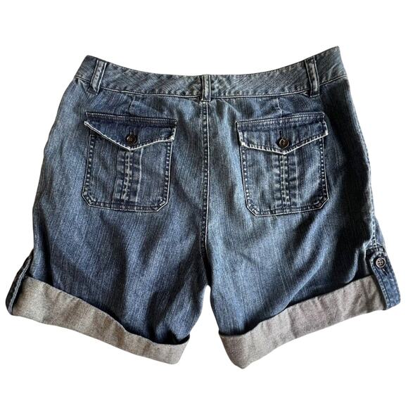 liz claiborne Shorts Women's Denim Jean Size 8 Sloan Blue Cuffed Medium Wash - Picture 2 of 9